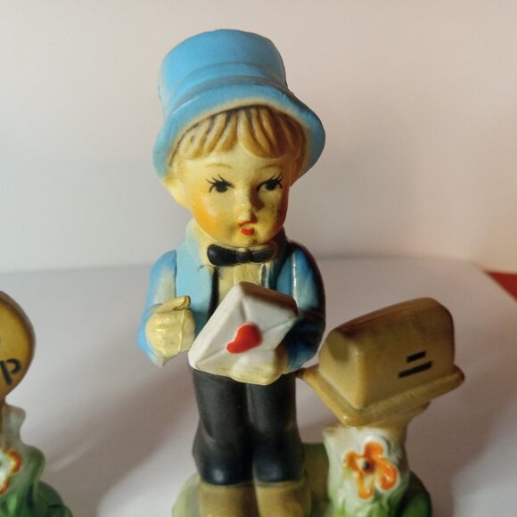 Set of 2 Kitch Plastic 50s Figurines 4.5 in tall Made in Macau - Picture 6 of 12